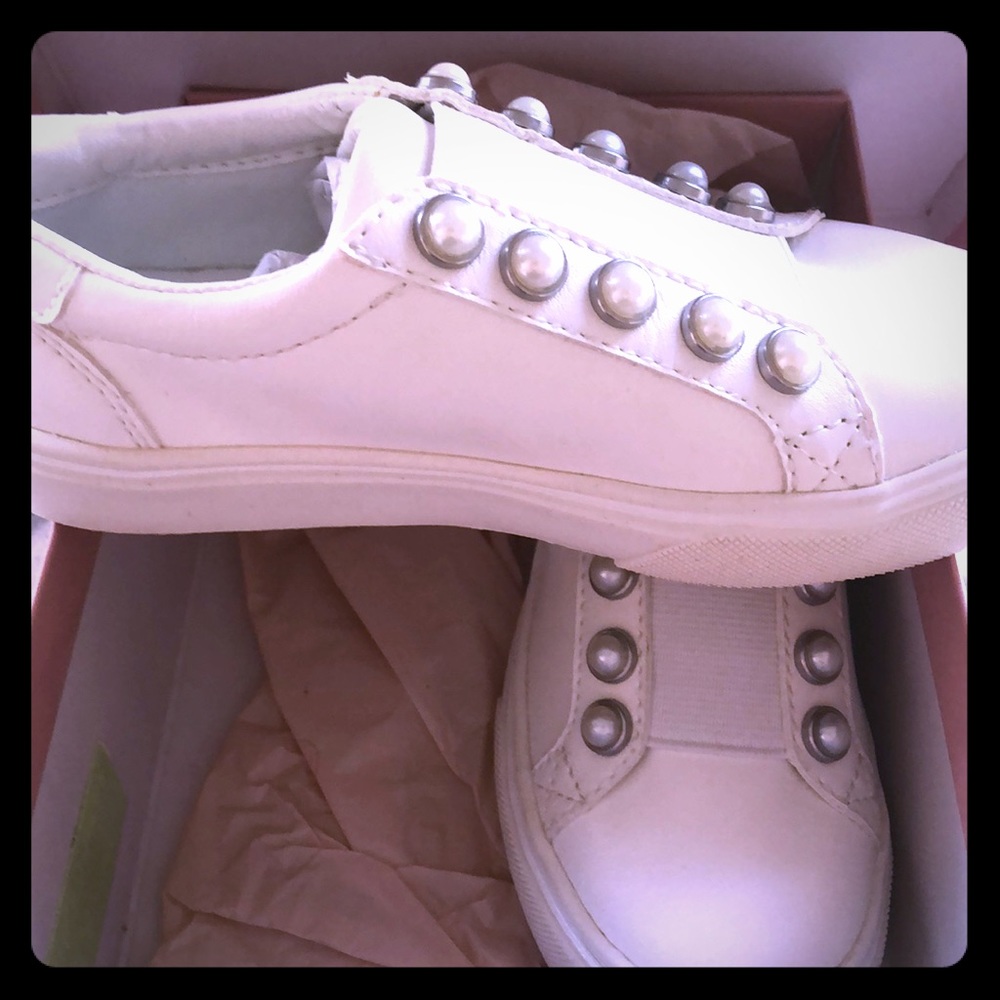 BCBG girls shoes size 11